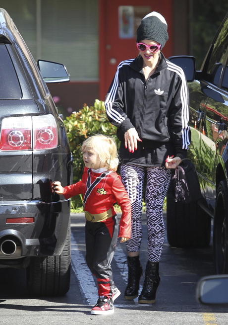 Gwen Stefani black and white tights sunglasses zuma child costume 