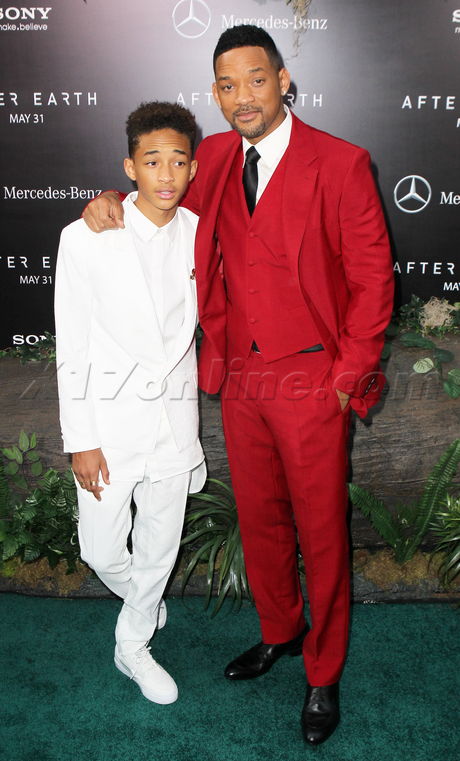 after earth the smiths will smith premiere red carpet family suit