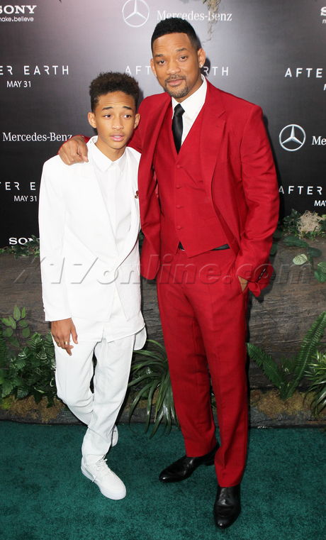 after earth the smiths will smith premiere red carpet family suit 