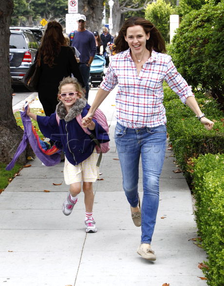 Jennifer Garner Violet Seraphina Brentwood jeans 