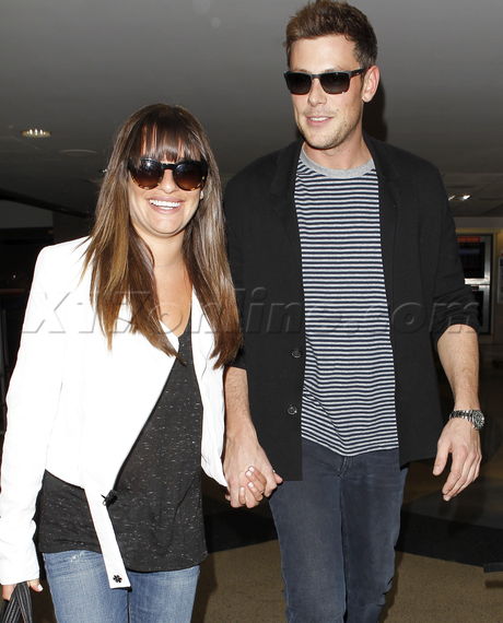lax airport glee sunglasses holding hands Cory Monteith Lea Michele 