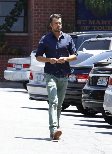 sunglasses Gavin Rossdale pregnant headband wide legs 