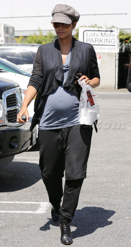 sunglasses heels Halle Berry  hat pregnant 