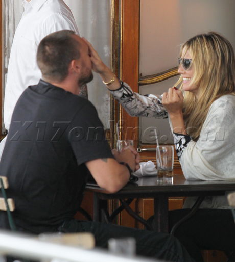  Heidi Klum  jeans heels sunglasses Pastis  shopping 