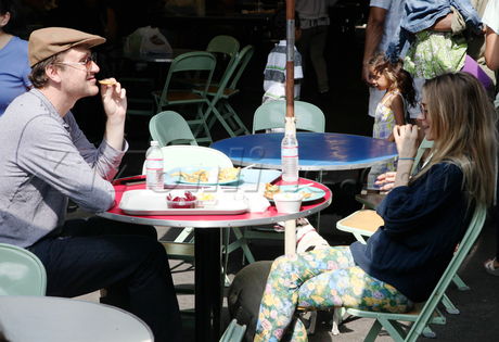 Jason Segel michelle williams sunglasses lunxh date mystery blonde 