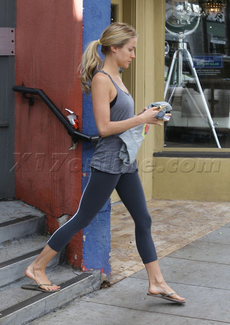 Kristin Cavallari blonde leggings tights spandex pilates nfl jay cutler the hills mtv 