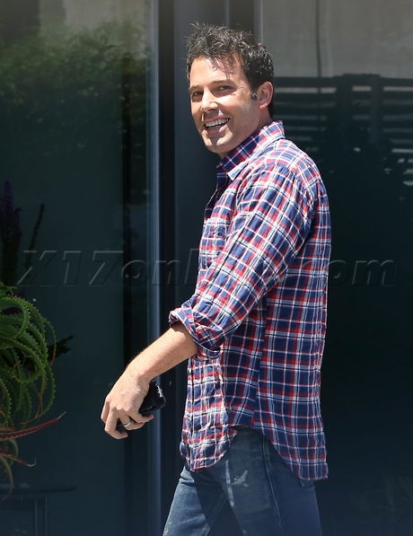 Ben Affleck plaid tesla jennifer garner brentwood denim