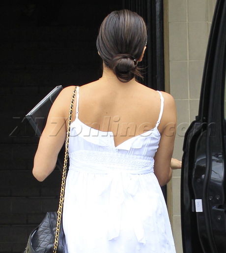 sunglasses Eva Longoria sudress nails No make up chanel tan flip flops george clooney