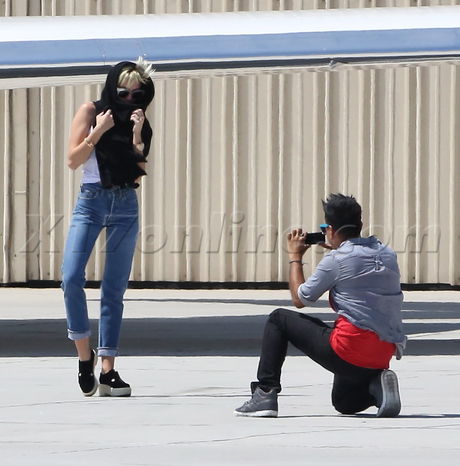 sunglasses Miley Cyrus plane private plane hat tank