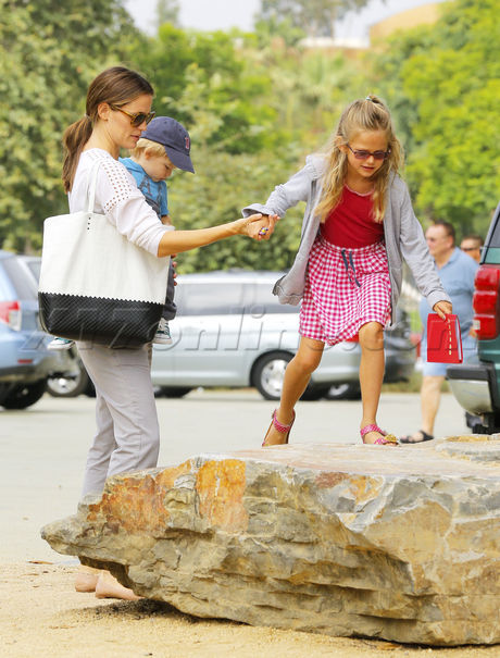 Jennifer Garner Violet Affleck Samuel Garner Affleck Seraphina Rose Elizabeth Affleck Natural History Museum California Science Center
