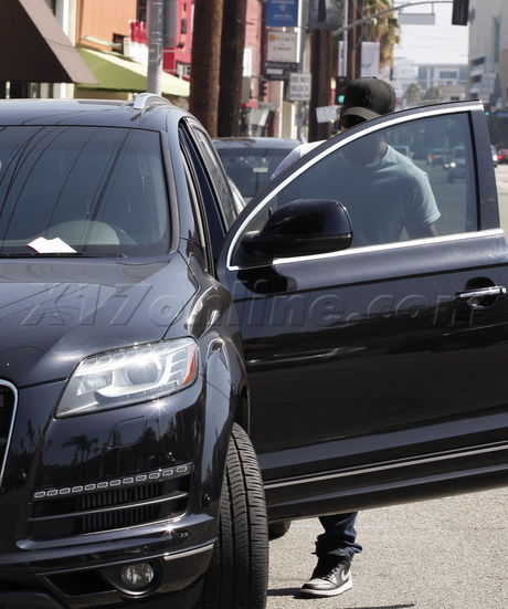 sunglasses Jake Gyllenhaal ticket parking ticket hat 