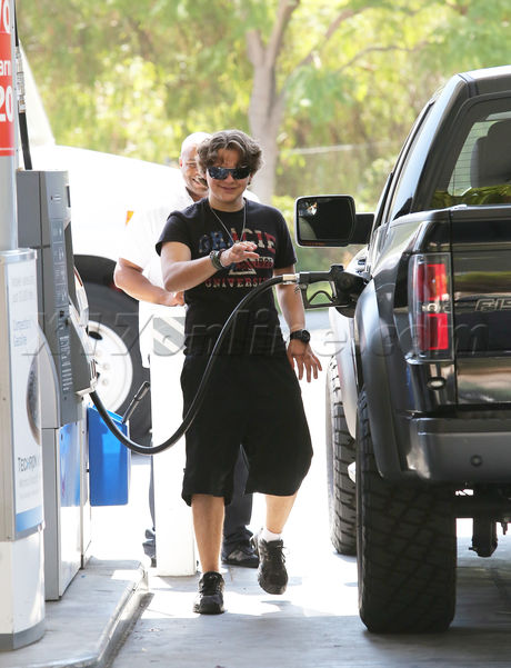 Prince Jackson Gas station big truck sun glasses 
