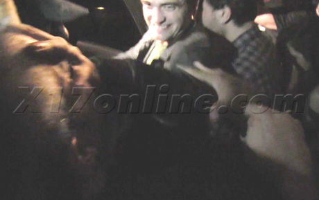 Robert Pattinson  Pushing face attack Paparazzi Bobby Long 