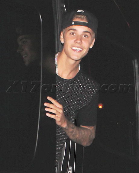 Justin Bieber hat sunglasses toscana bodyguards tattoo