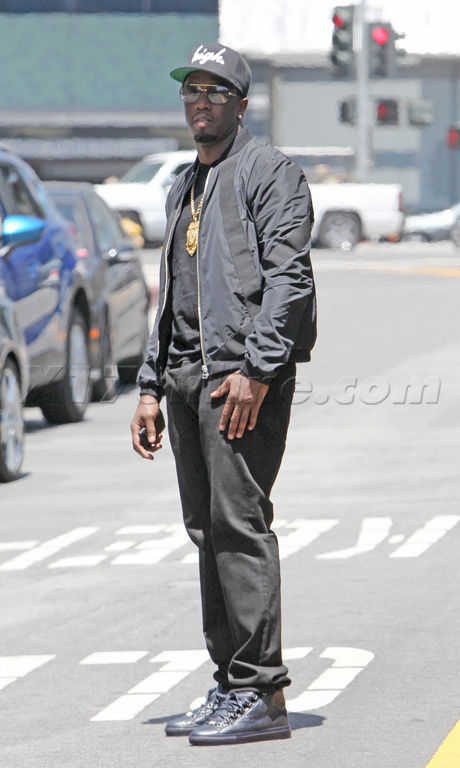 sunglasses sneakers Sean 'P. Diddy' Combs hat puffy puff daddy