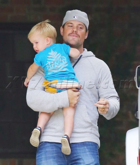 Hilary Duff Mike Comrie nhl blonde singer disney dodgers