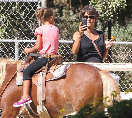 horses nahla ride Halle Berry pregnant sunglasses tank train