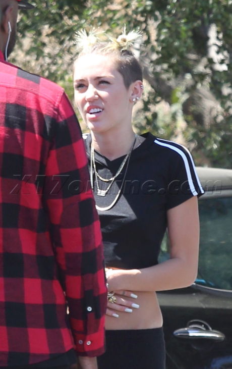 Miley Cyrus half shirt juicy j 