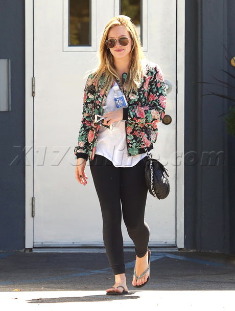 Hilary Duff tights pilates sandals blonde