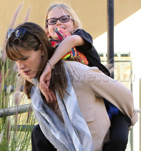 Jennifer Garner Brentwood jeans boots Violet Martial Arts 