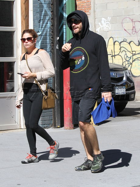 Jake Gyllenhaal shorts gym sunglasses 