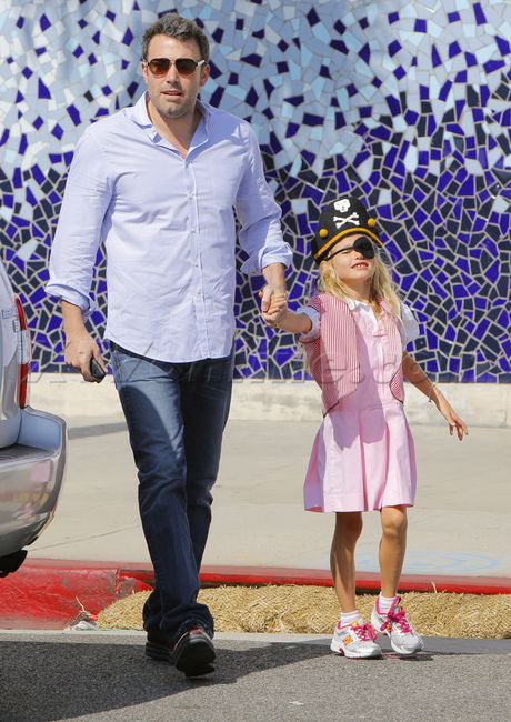 Ben Affleck Krispy Kreme Doughnuts costume pirate jeans violet violet affleck 