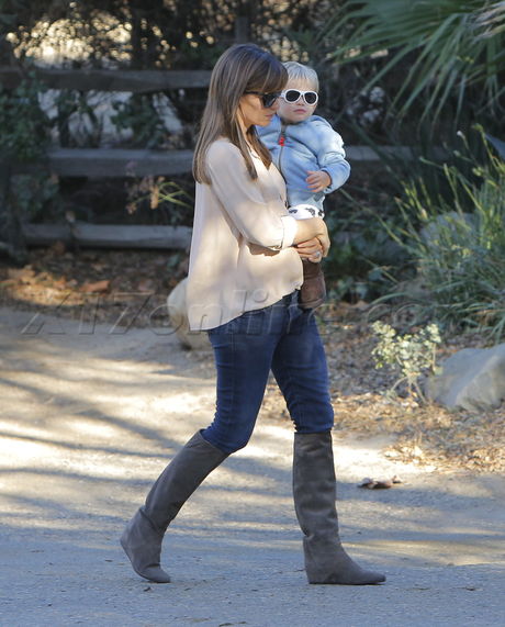 Jennifer Garner horse ranch denim boots sunglasses children ben affleck 