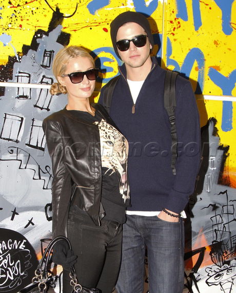 River Viiperi Paris Hilton blonde jacket beanie art museum 