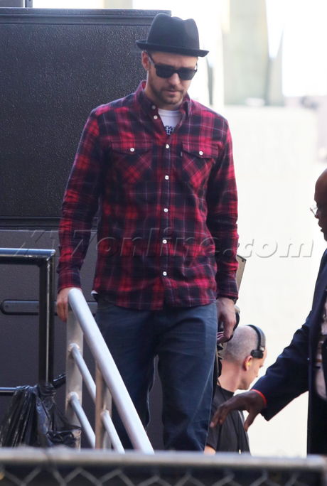 concert Jimmy Kimmel Live plaid shirt