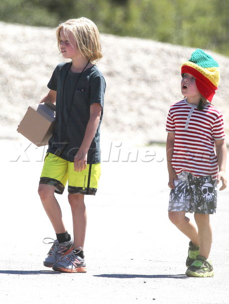 Angelina Jolie Brad Pitt camp kids Vivienne knox Shiloh Zahara outdoors