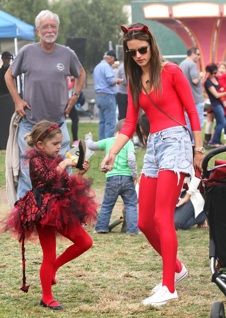 Alessandra Ambrosio Swing devil red Anja Mazur Noah Mazur 