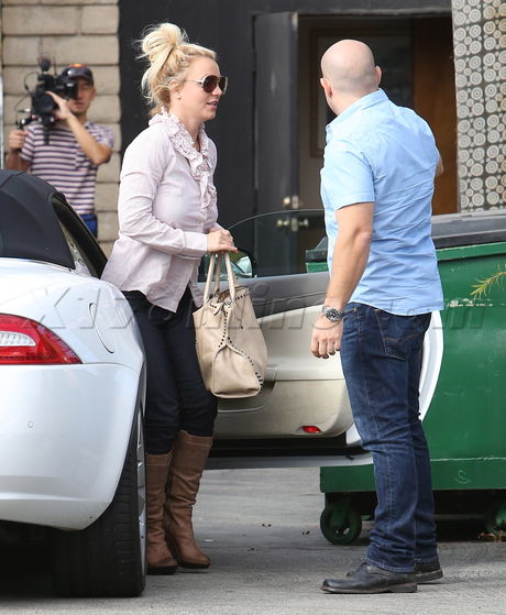 Britney Spears Thousand Oaks blonde pop star recording studio 