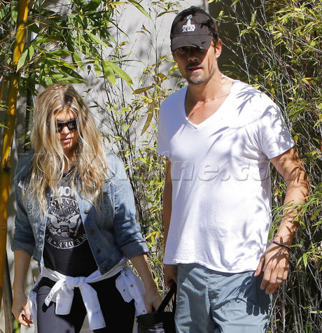 Beverly Hills Fergie, Josh Duhamel t-shirt Black Eyed Peas son, Axl 