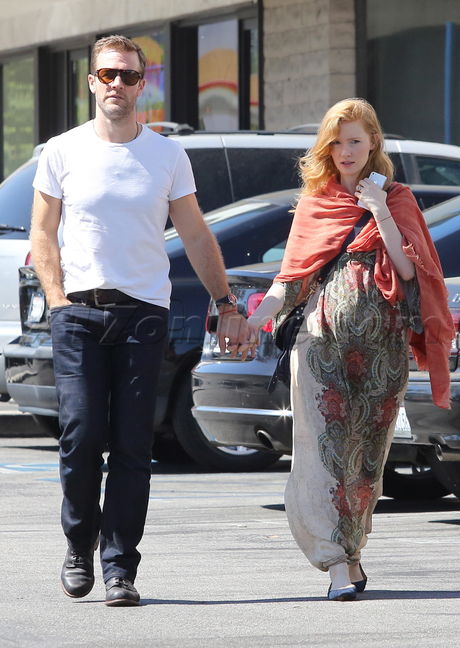 James Van Der Beek tee shirt pregnant  maxi dress sunglasses Kimberly Brook 