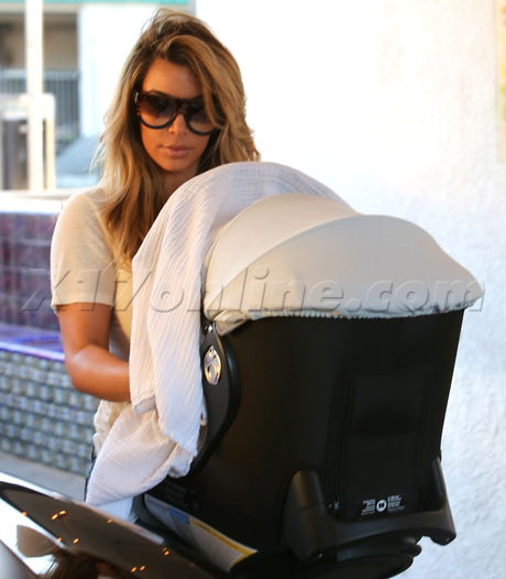 Kim Kardashian Jonathan Cheban Kris Jenner North West Kendall Calabasas 