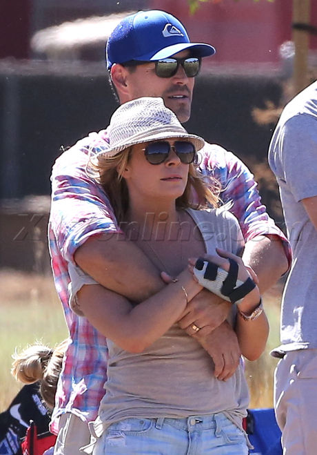 LeAnn Rimes Eddie Cibrian Paparazzi step mom cheating broken fingers broken hand