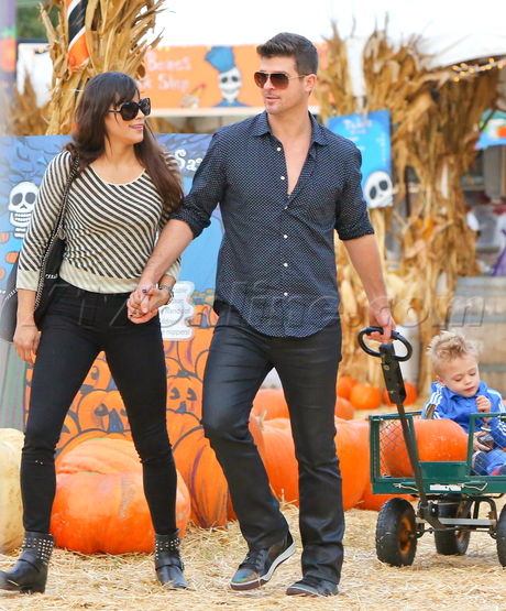 Robin Thicke, Paula Patton Julian Fuego Mr. Bones Pumpkin Patch