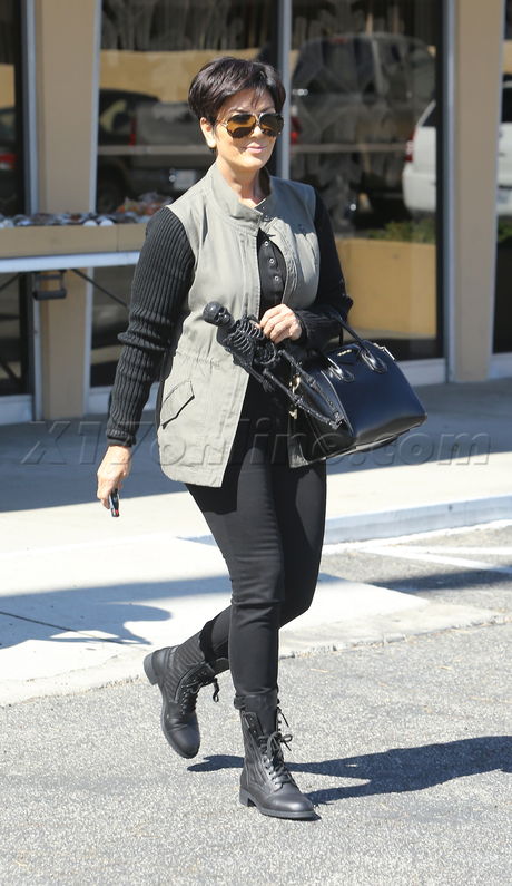 Kris Jenner  aldik home aldik home christmas tree sunglassess jens jeans birkin bruce jenner  reality show 