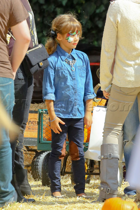 Jessica Alba, Honor, Haven, Mr Bones Pumpkin Patch, Beverly Hill