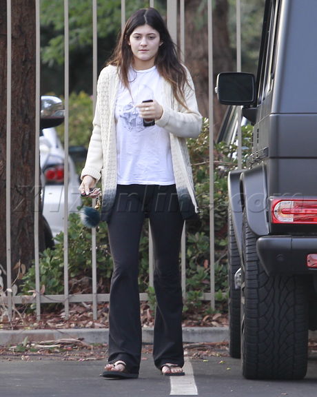 Kendall Jenner Mercedes Calabasas