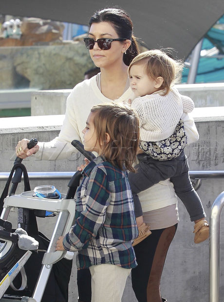 Kourtney Kardashian Penelope Scotland Disick Mason Dash Disick Aquarium of the Pacific 
