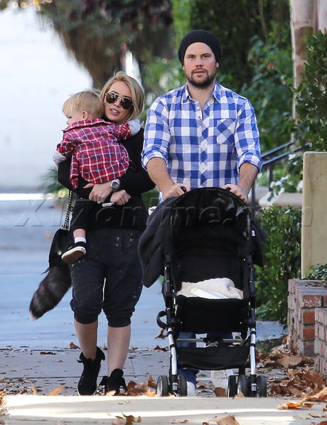 farmers market sunglasses jeans sweater arthur train fur tail chanel