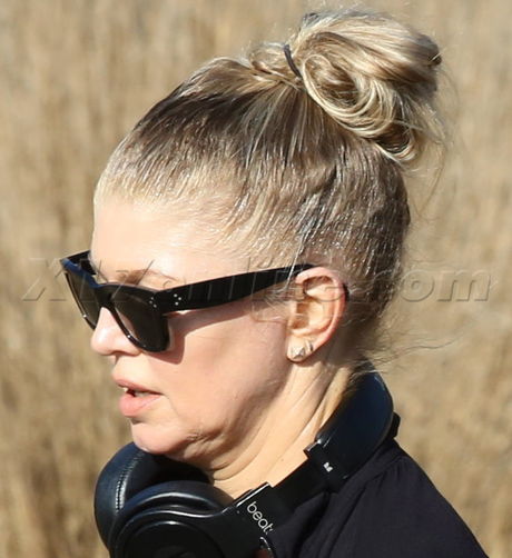 Fergie  fitness running scar spandex trainer sunglasses 