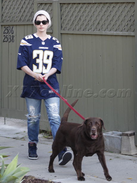 sunglasses Anne Hathaway adam Shulman echo park knit cap jersey dog dog walk