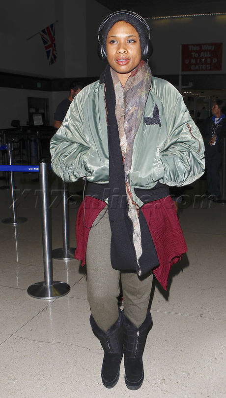 Jennifer Hudson airport beanie jacket lax singer american idol