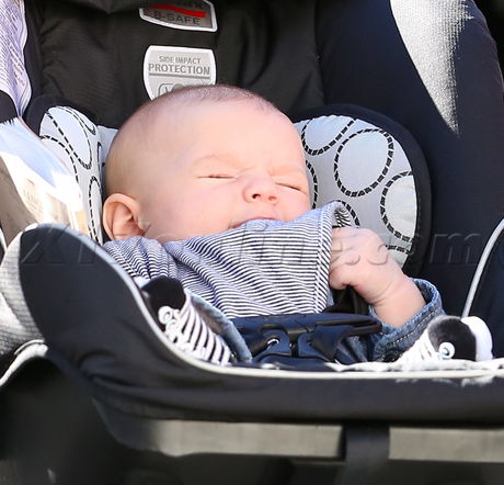 Josh Duhamel  hat axl baby gas station 