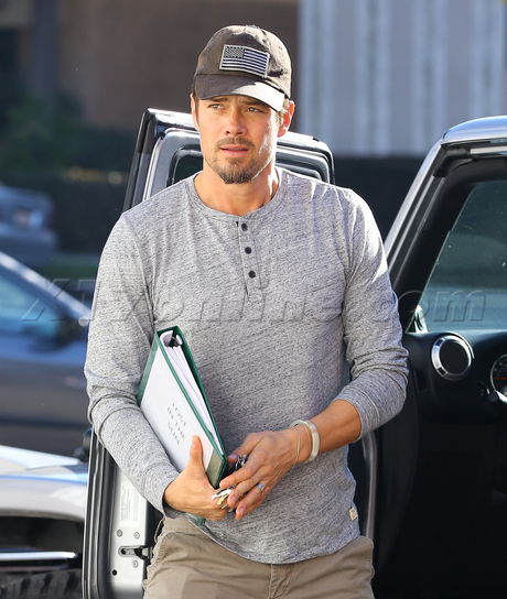 Josh Duhamel  Lost In The Sun hat  khakis fergie 