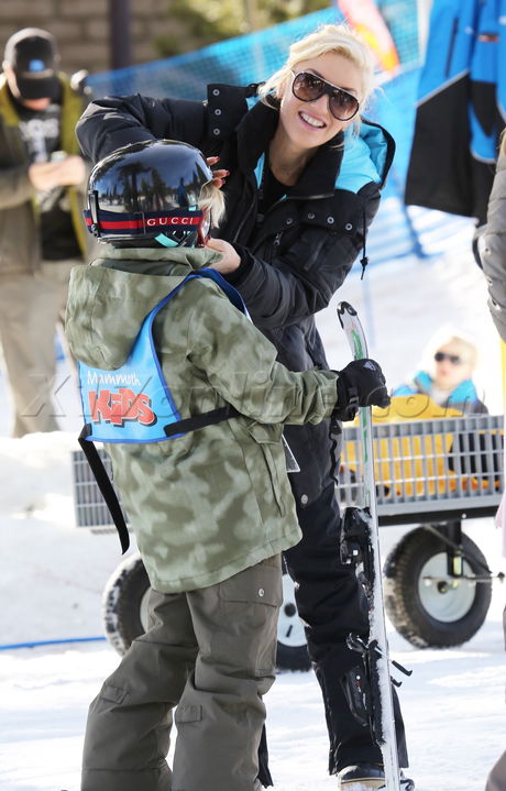 sunglasses mom skiing snow zuma kingston gwen stefani Mammoth 