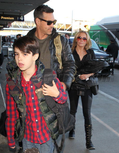 Eddie Cibrian LeAnn Rimes airport lax singer blonde sunglasses reality tv 