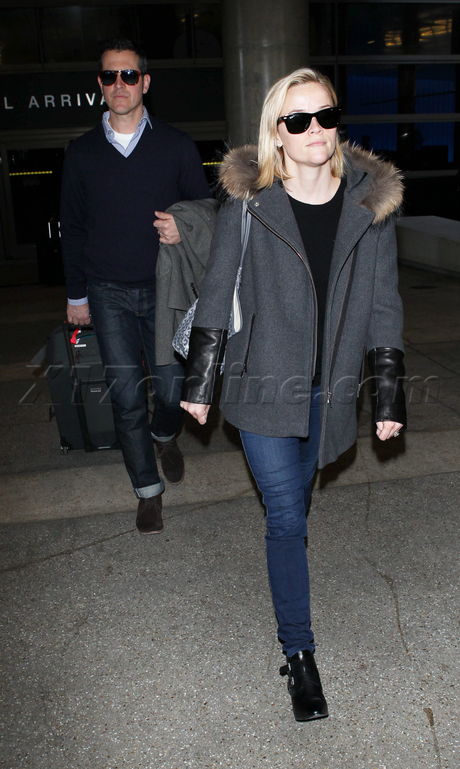 jeans boots Reese Witherspoon Jim Toth sunglasses